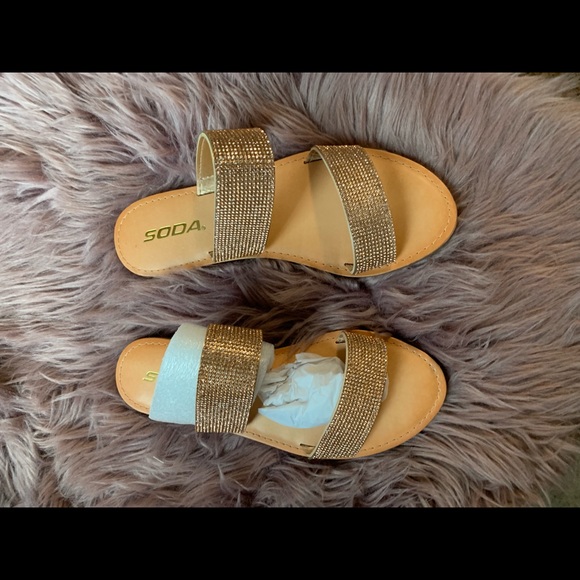 Copper color metallic sandal - Picture 3 of 4